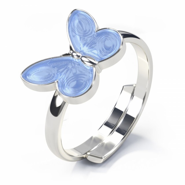 Vakker, regulerbar ring i sølv med lyseblå sommerfugl.