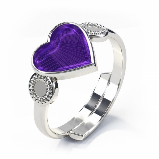 Vakker, regulerbar ring i sølv med lilla hjerte.