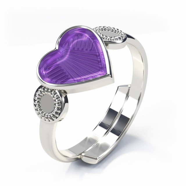 Vakker, regulerbar ring i sølv med lilla hjerte.