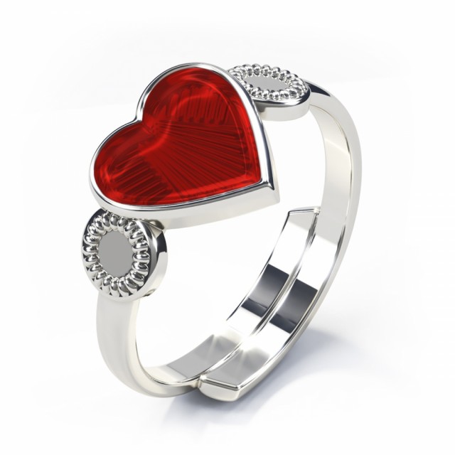 Vakker, regulerbar ring i sølv med rødt hjerte.