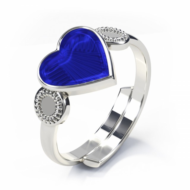Vakker, regulerbar ring i sølv med kongeblått hjerte.