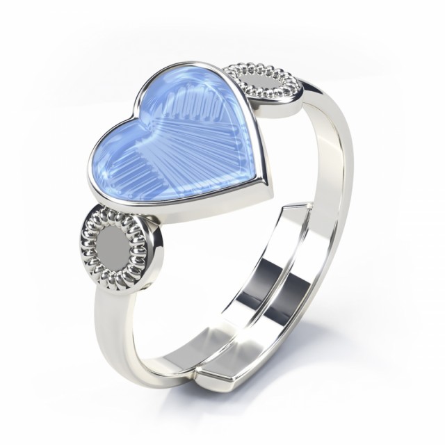 Vakker, regulerbar ring i sølv med lyseblått hjerte.